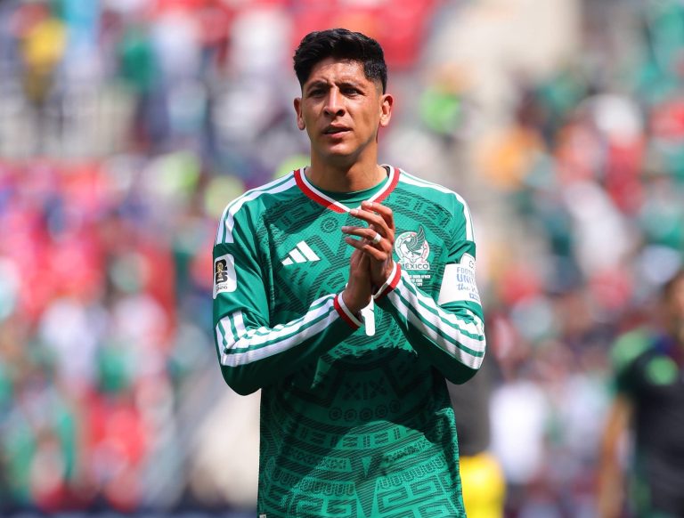 El Benfica tiene interés en fichar al defensa mexicano, Edson Álvarez.